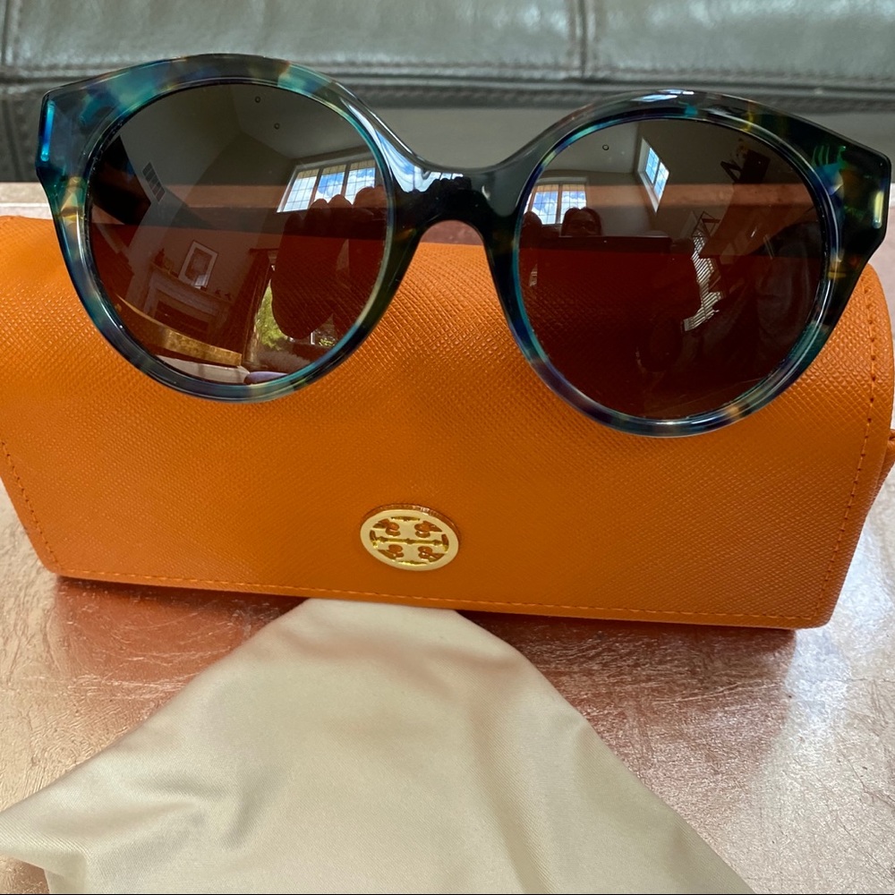 Tory Burch new sun glasses new-
